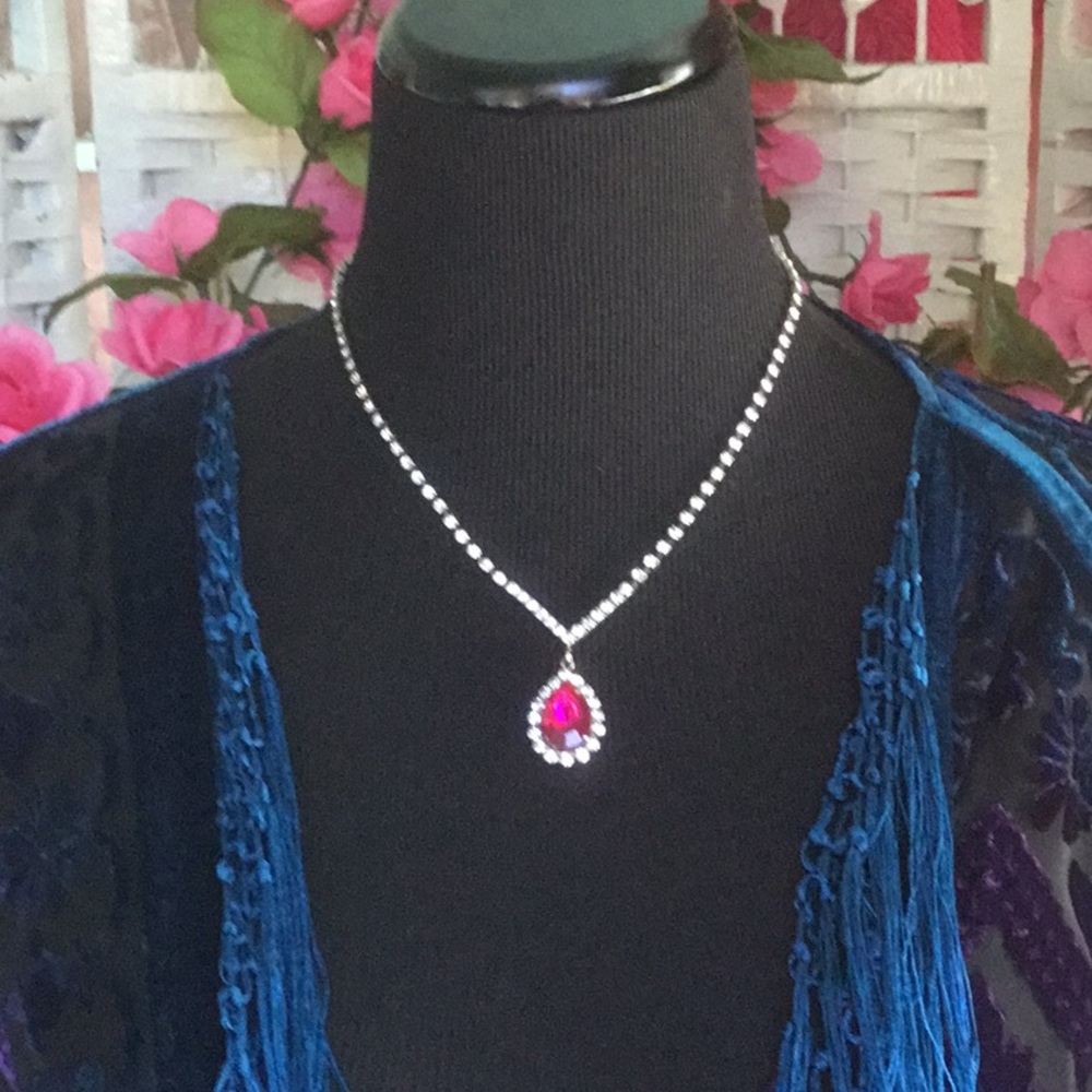 💖💎 Fuchsia Rhinestone Crystal Necklace EUC 💎💖 - Picture 2 of 6